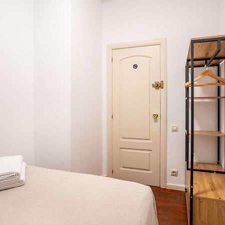 Next To Sagrada Familia 4-Bedroom Apartment Barcelona Exterior photo