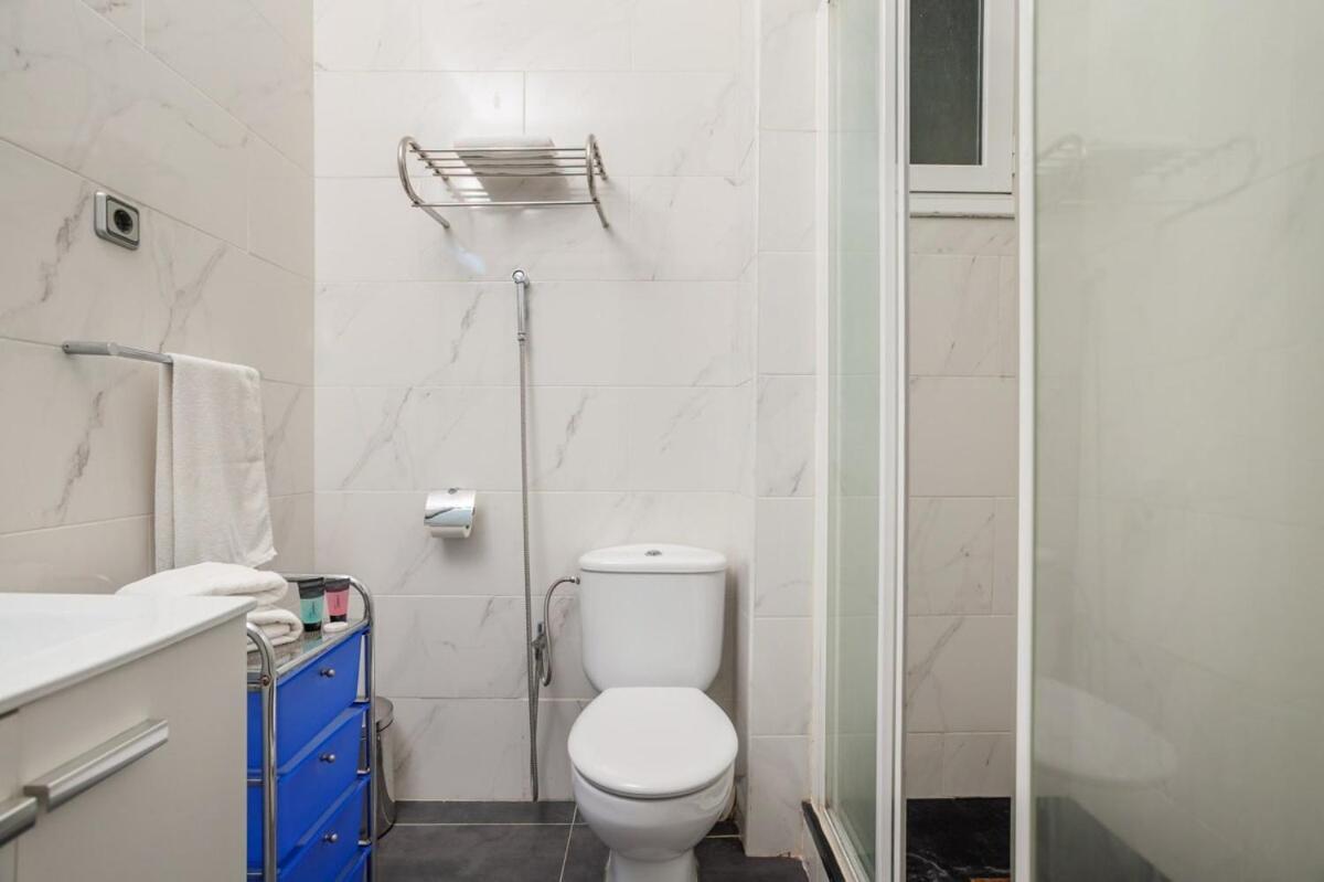 Next To Sagrada Familia 4-Bedroom Apartment Barcelona Exterior photo