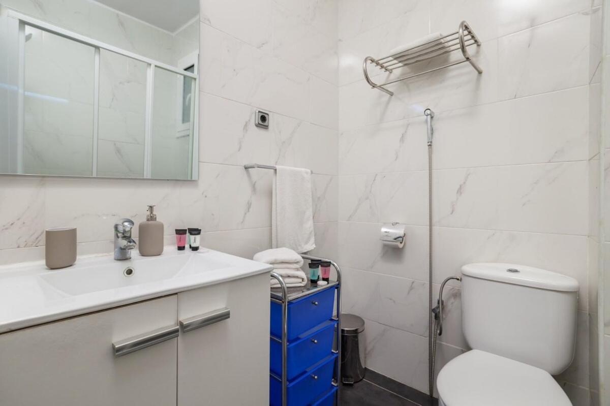 Next To Sagrada Familia 4-Bedroom Apartment Barcelona Exterior photo