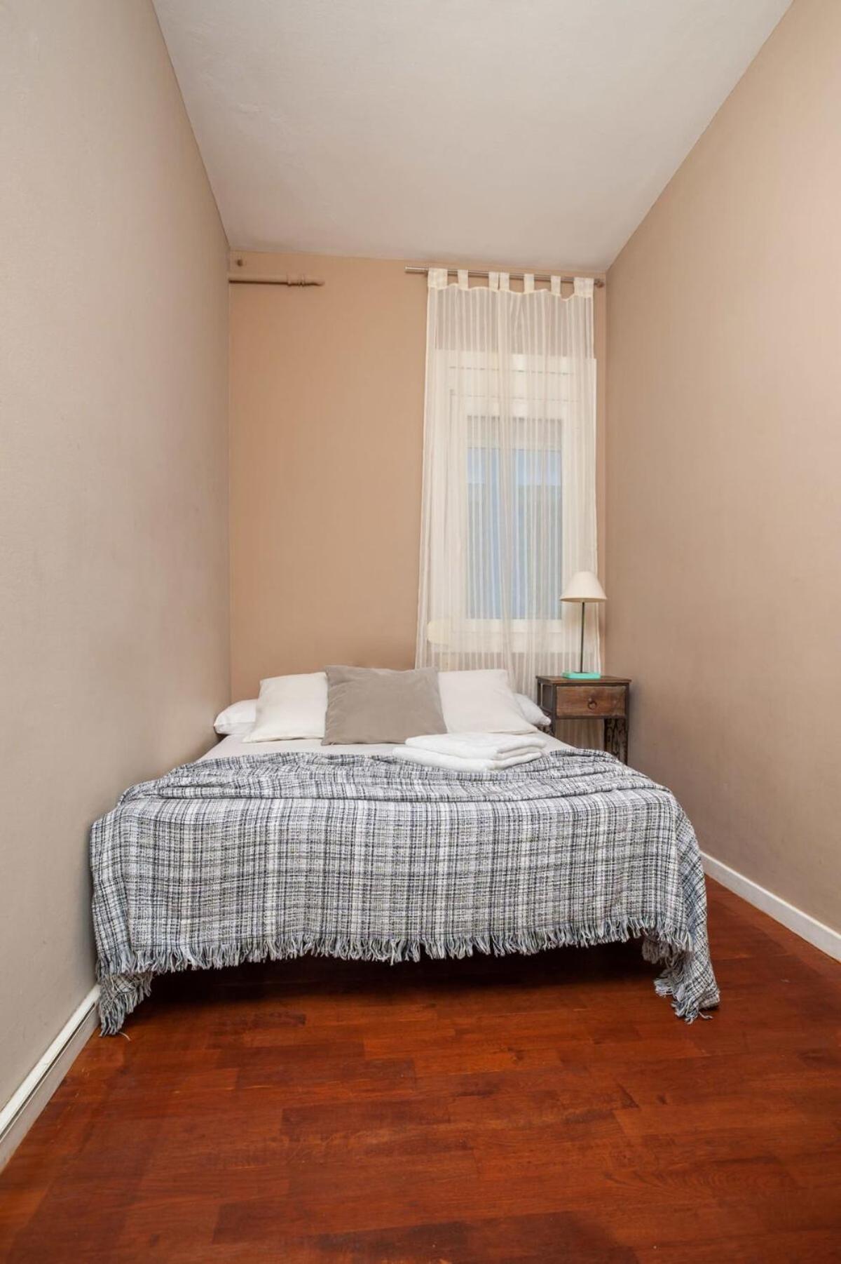 Next To Sagrada Familia 4-Bedroom Apartment Barcelona Exterior photo