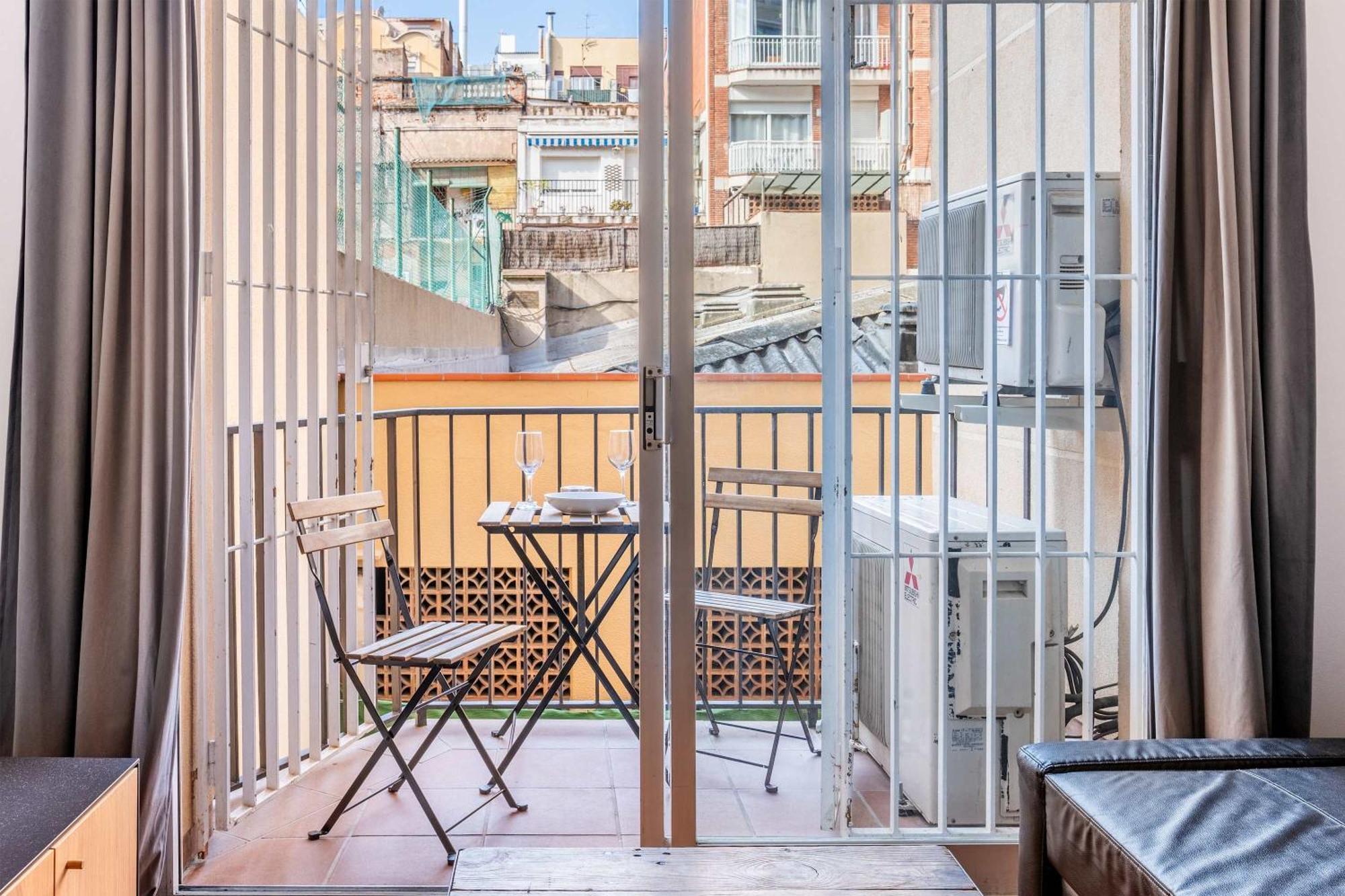 Next To Sagrada Familia 4-Bedroom Apartment Barcelona Exterior photo